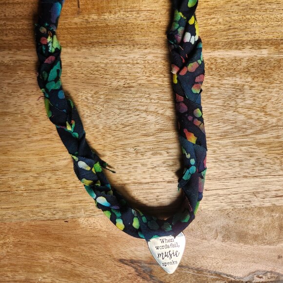 Hand crafted bandana necklace - Picture 3 of 3